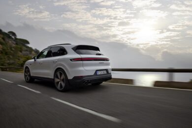 Porsche svela la Cayenne e-Hybrid