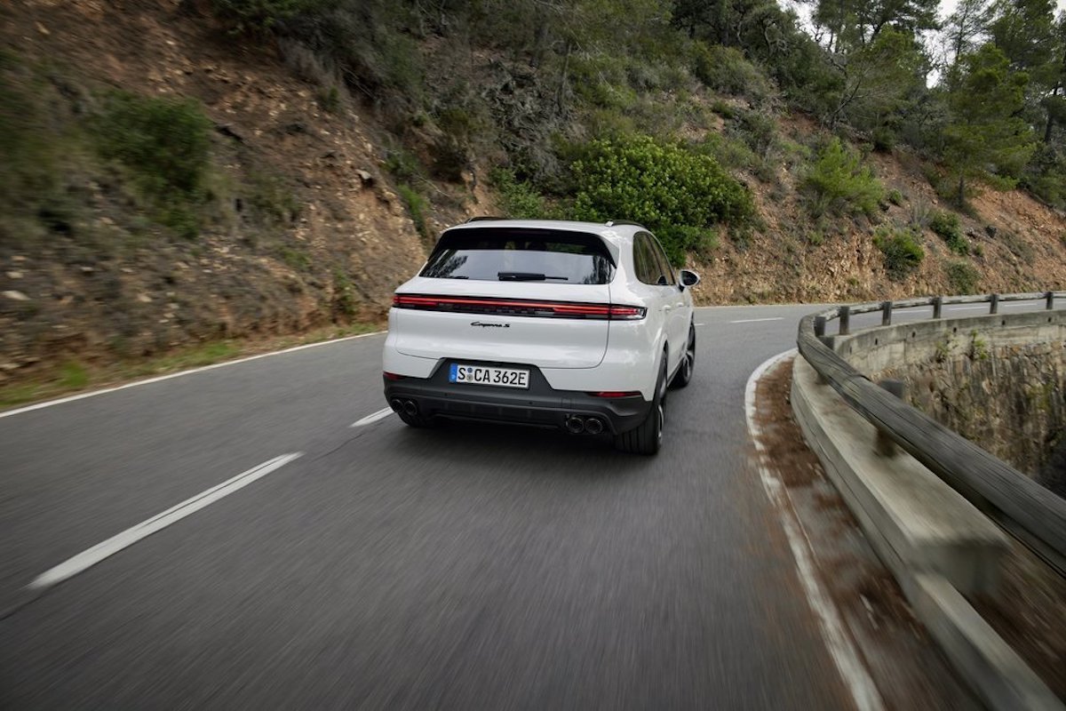Porsche svela la Cayenne e-Hybrid
