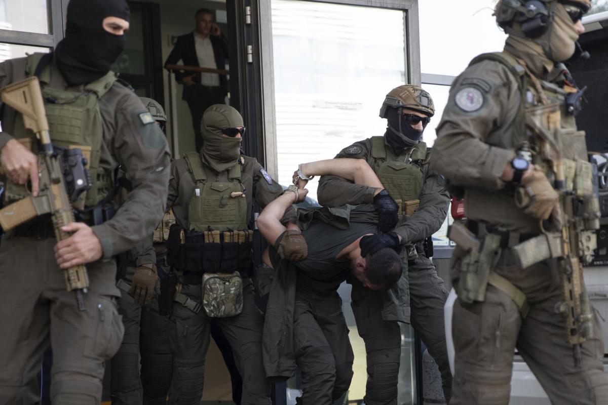 Serbia, truppe ammassate al confine col Kosovo. “Invasione con armi russe” Serbia, truppe ammassate al confine col Kosovo. “Invasione con armi russe”