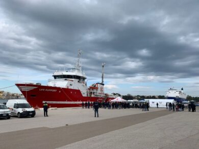 Tribunale: illegittimo dl del governo. Ma per chi entra in Italia legge chiara