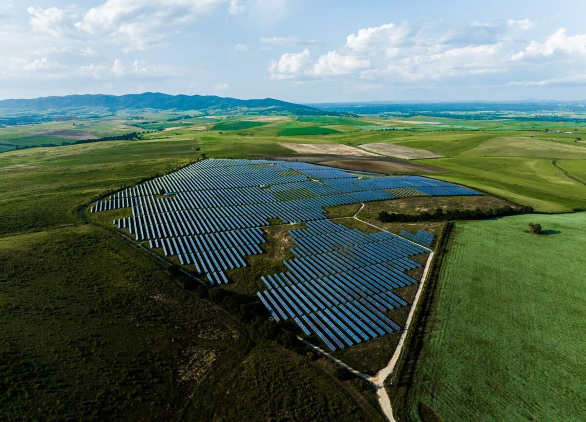 La truffa del fotovoltaico: 99 milioni di contributi con false attestazioni La truffa del fotovoltaico: 99 milioni di contributi con false attestazioni