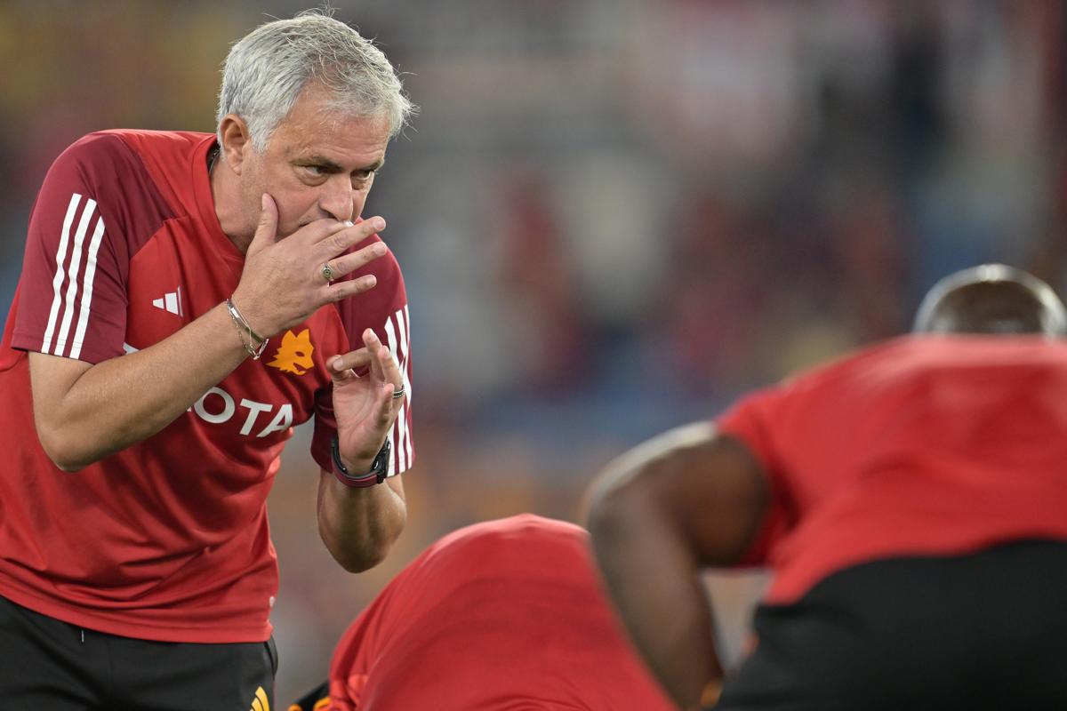 Lukaku stende il Frosinone. Roma, Mourinho si sfoga: “Se non avesse segnato..” Lukaku stende il Frosinone. Roma, Mourinho si sfoga: “Se non avesse segnato..”