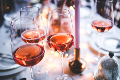 Carta dei vini, rincari fino a 500%. Prosecco il più colpito