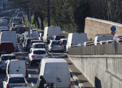 Inquinamento, la Pianura Padana “soffoca”. E il Nord sta peggio di Taranto