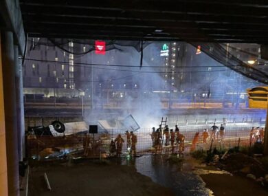 Bus precipita da un cavalcavia, tragedia a Mestre: oltre 20 vittime