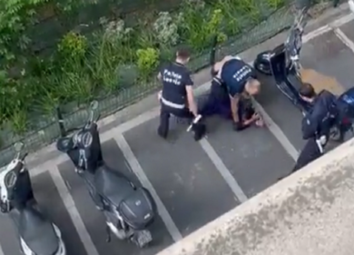 Picchiata con manganellate. Milano, sette i vigili indagati