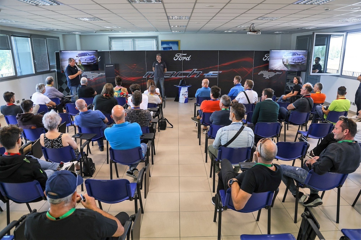 Ford Driving University: in pista con la Mustang Mach-E Ford Driving University: in pista con la Mustang Mach-E