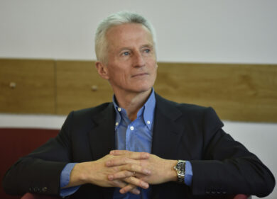 La famiglia Illy si divide, Polo del Gusto a Riccardo. Mentre il caffè…