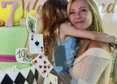 Giorgia Meloni, la tata storica si è licenziata all’improvviso. Ecco perchè