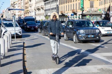 Sharing mobility, balzo del fatturato nel 2022. Milano è la terza in Europa