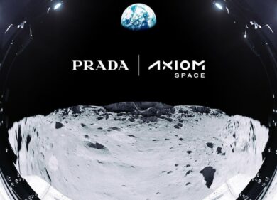 Spazio, anche la Luna veste Prada: in arrivo le nuove tute della Nasa