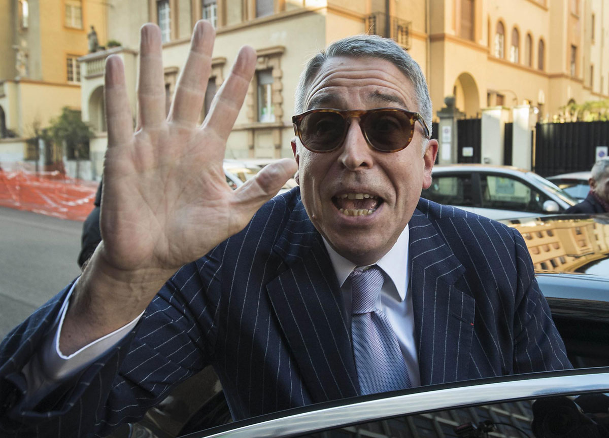 Tim, Vivendi avvisa il governo Meloni: “Salto nel buio la vendita della rete” Tim, Vivendi avvisa il governo Meloni: “Salto nel buio la vendita della rete”