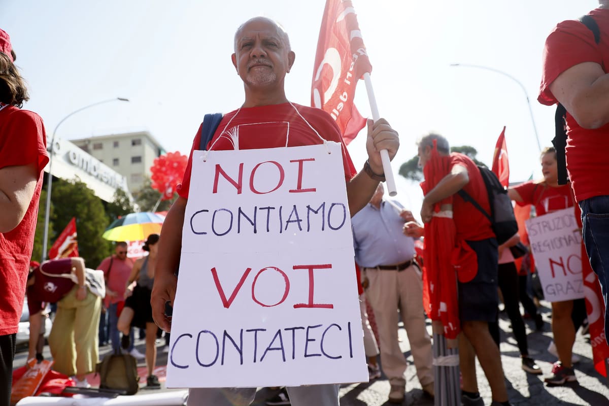 La Cgil di Landini in piazza a Roma, la folla: “Marelli non si tocca”