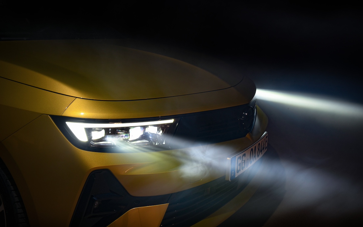 Opel lancia la tecnologia Intelli-Lux LED su tutta la gamma