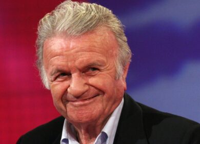 Addio a Ettore Mo, storico giornalista e reporter di guerra: aveva 91 anni