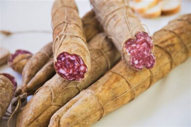 A Cremona il salame diventa uno strumento musicale. Ecco chi lo “suona”