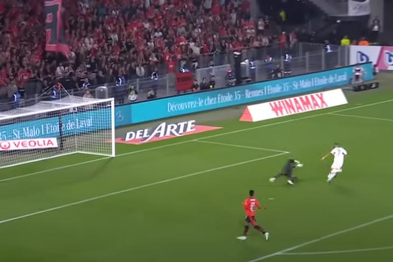 Mbappè sbaglia a porta vuota, l’asso del Psg in versione ‘Mai dire gol’ Mbappè sbaglia a porta vuota, l’asso del Psg in versione ‘Mai dire gol’