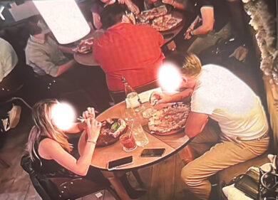 Mangiano e scappano via, il titolare li posta su Fb: “Saldate il conto”