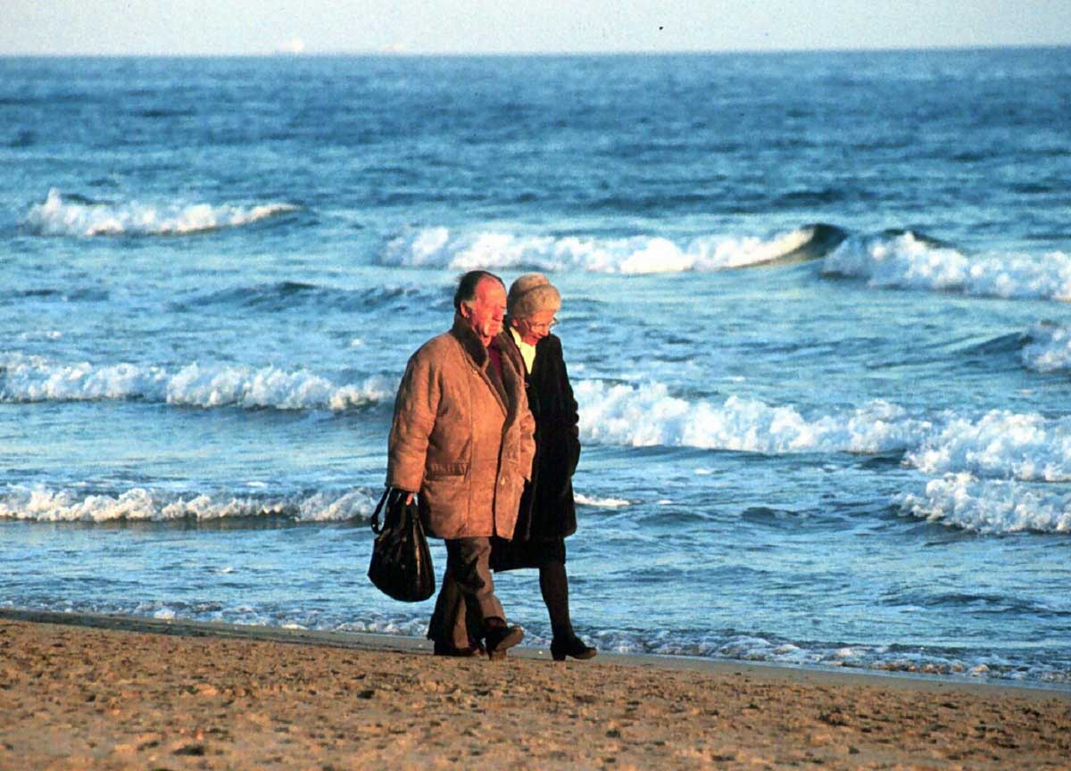 Pensionati in Portogallo a tasse zero: dal 2024 addio Dolce Vita, la stangata Pensionati in Portogallo a tasse zero: dal 2024 addio Dolce Vita, la stangata