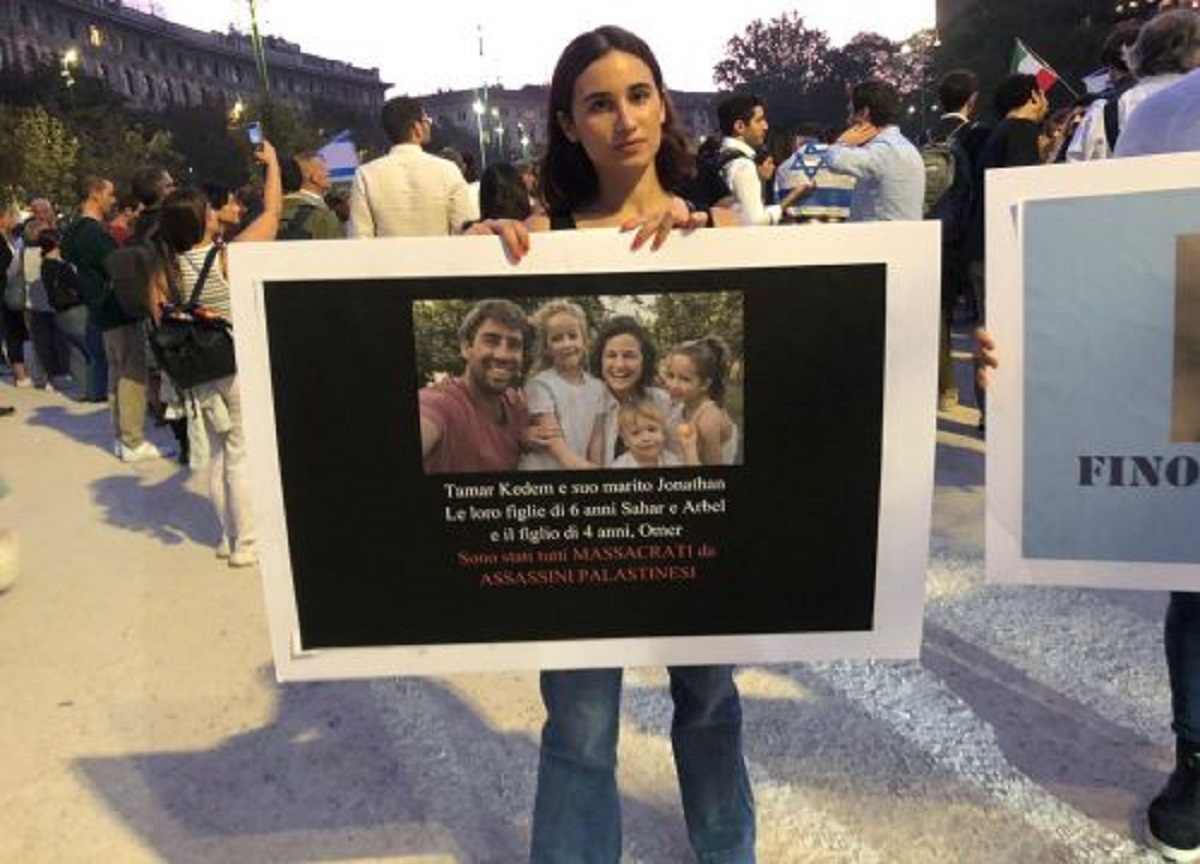Milano, un migliaio al presidio della comunità ebraica. FOTO