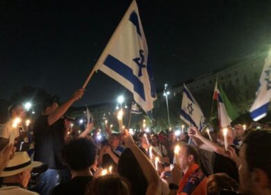 Milano, un migliaio al presidio della comunità ebraica. FOTO