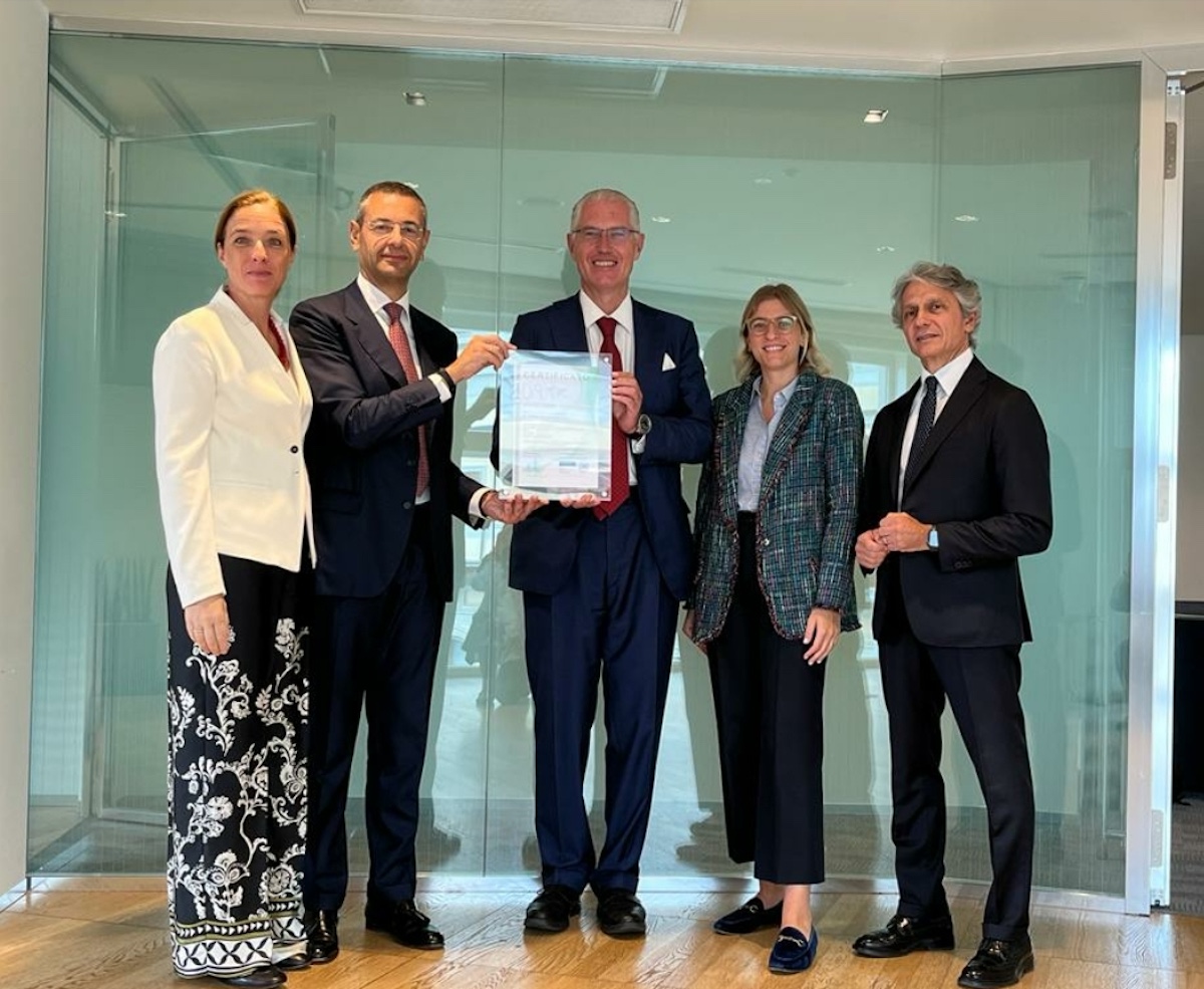 DEKRA assegna la certificazione della parità di genere a DLA Piper DEKRA assegna la certificazione della parità di genere a DLA Piper