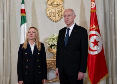 Migranti, piano Meloni flop: la Tunisia restituisce 60mln: “Sveleremo segreti”