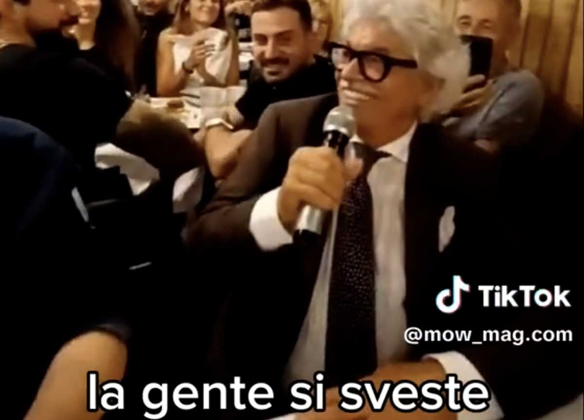 Roma, Antonio Razzi scatenato canta da Cencio alla Parolaccia. La mente al Cav