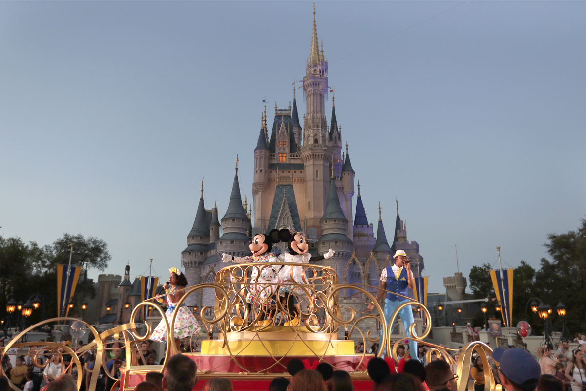 Walt Disney, i 100 anni di Topolino tra licenziamenti e utili crollati Walt Disney, i 100 anni di Topolino tra licenziamenti e utili crollati