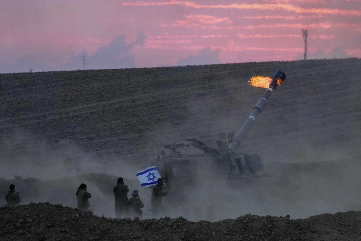 Israele, Biden invia F-15 e la Cina critica. Egitto: no agli americani in fuga Israele, Biden invia F-15 e la Cina critica. Egitto: no agli americani in fuga
