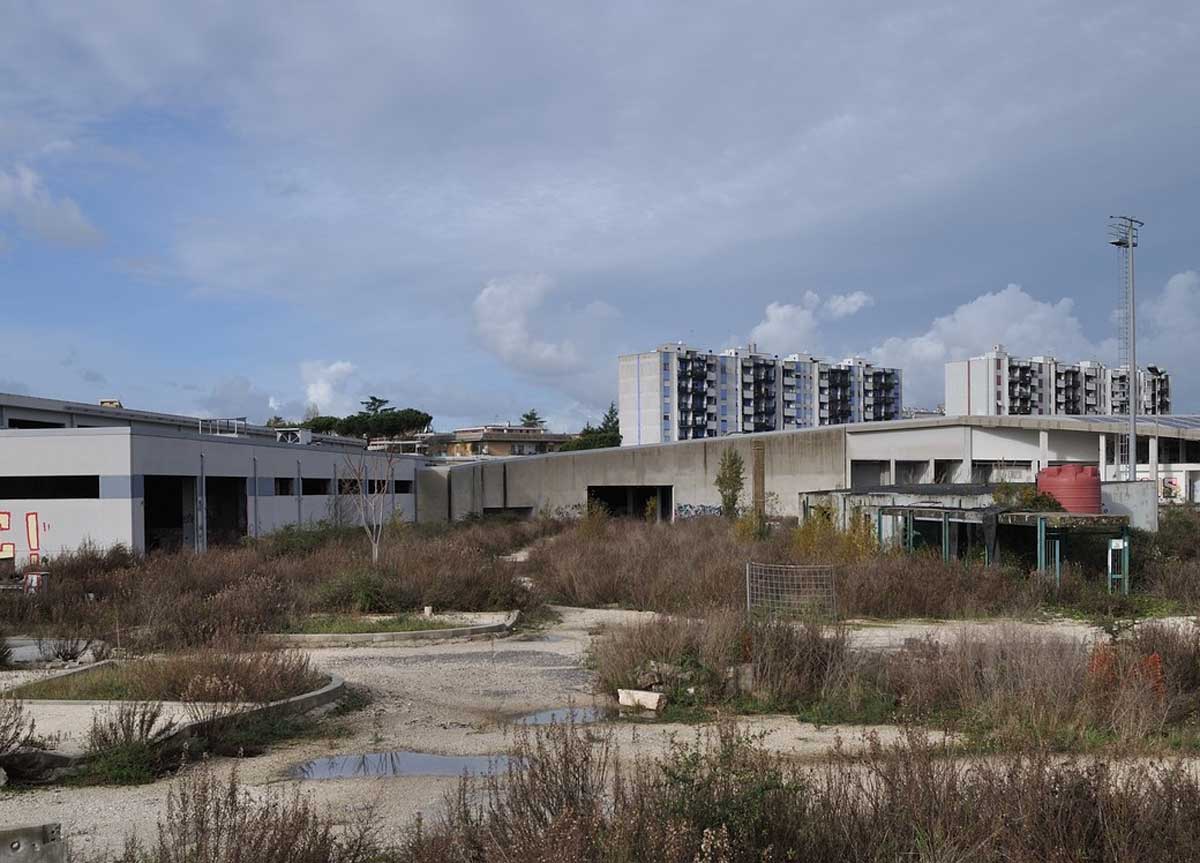 Roma, rissa tra ultimi: ucciso un 56 enne a Spinaceto nell’ex Città del rugby Roma, rissa tra ultimi: ucciso un 56 enne a Spinaceto nell’ex Città del rugby