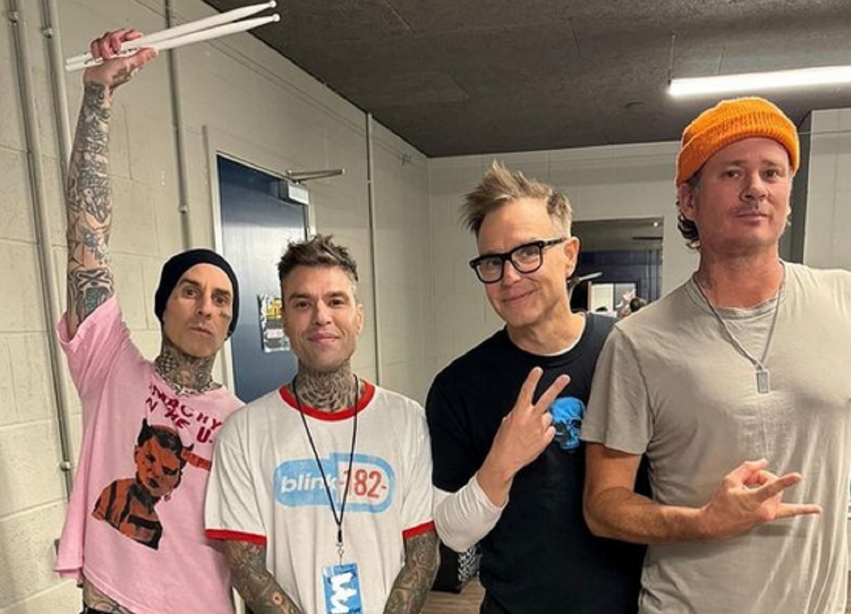 Fedez, i 34 anni al concerto dei Blink 182: “Compleanno più bello di sempre” Fedez, i 34 anni al concerto dei Blink 182: “Compleanno più bello di sempre”