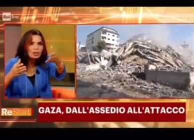 “La Striscia di Gaza come Napoli e Scampia”, bufera sulla giornalista Rai