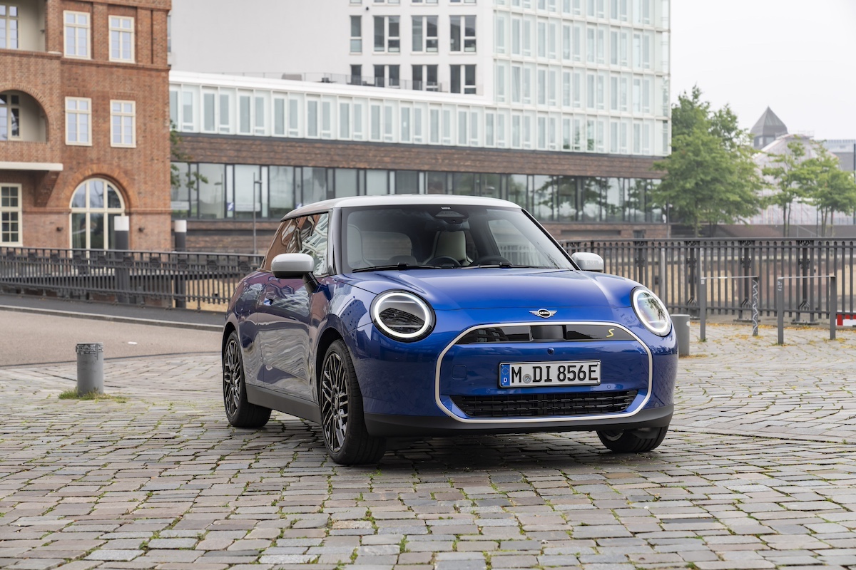 Nuova MINI Cooper SE, il futuro inizia adesso Nuova MINI Cooper SE, il futuro inizia adesso