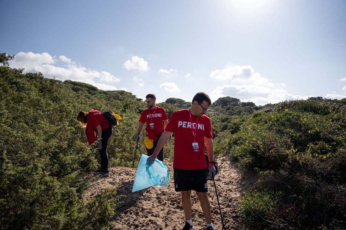 Birra Peroni, con Legambiente per la pulizia del Parco di Rimigliano Birra Peroni, con Legambiente per la pulizia del Parco di Rimigliano