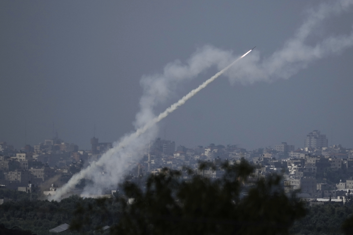 Israele, raid su un ospedale di Gaza: almeno 500 morti Israele, raid su un ospedale di Gaza: almeno 500 morti