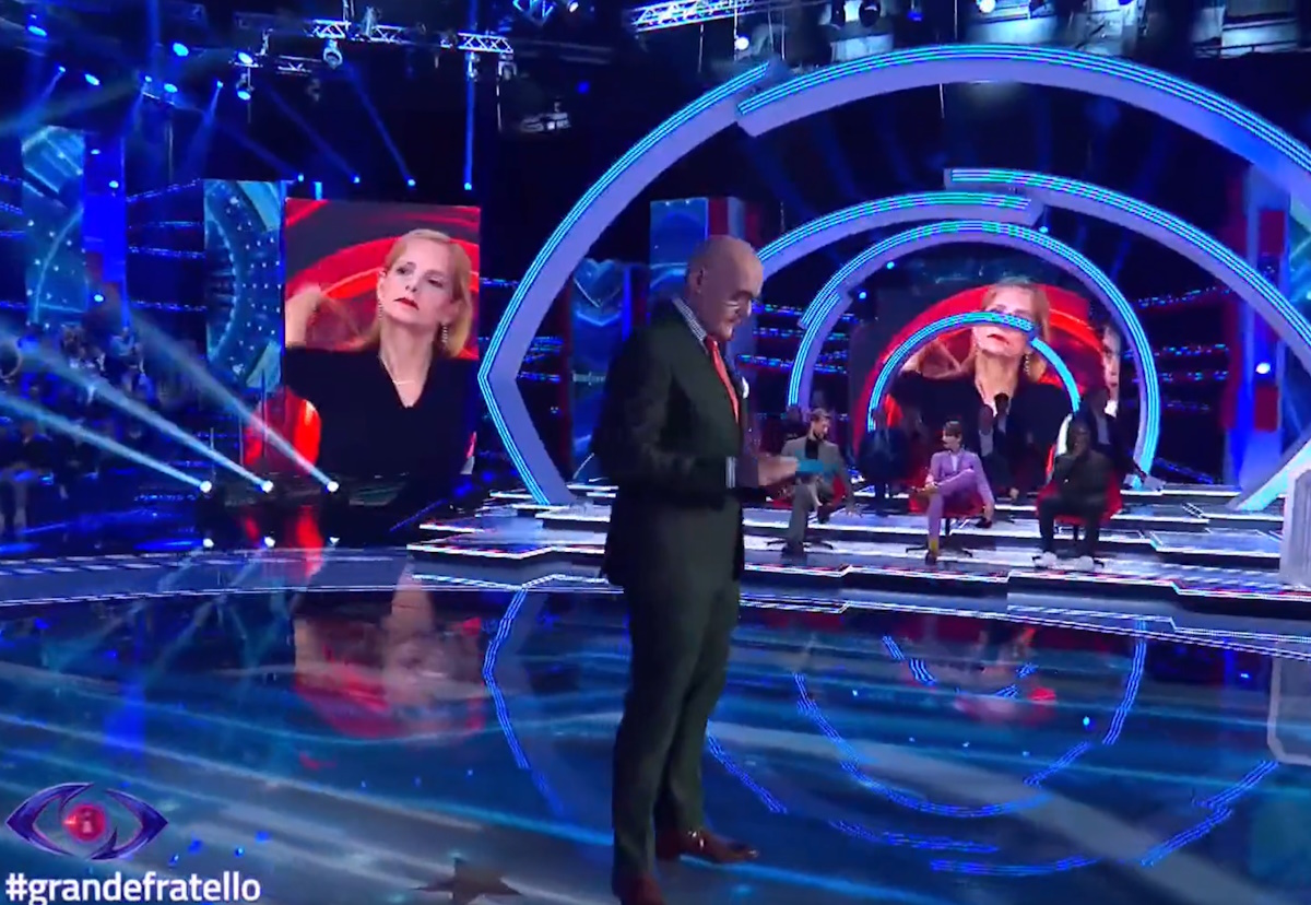 Ascolti tv, nemmeno i drammi familiari salvano Signorini: altro flop del GF Ascolti tv, nemmeno i drammi familiari salvano Signorini: altro flop del GF