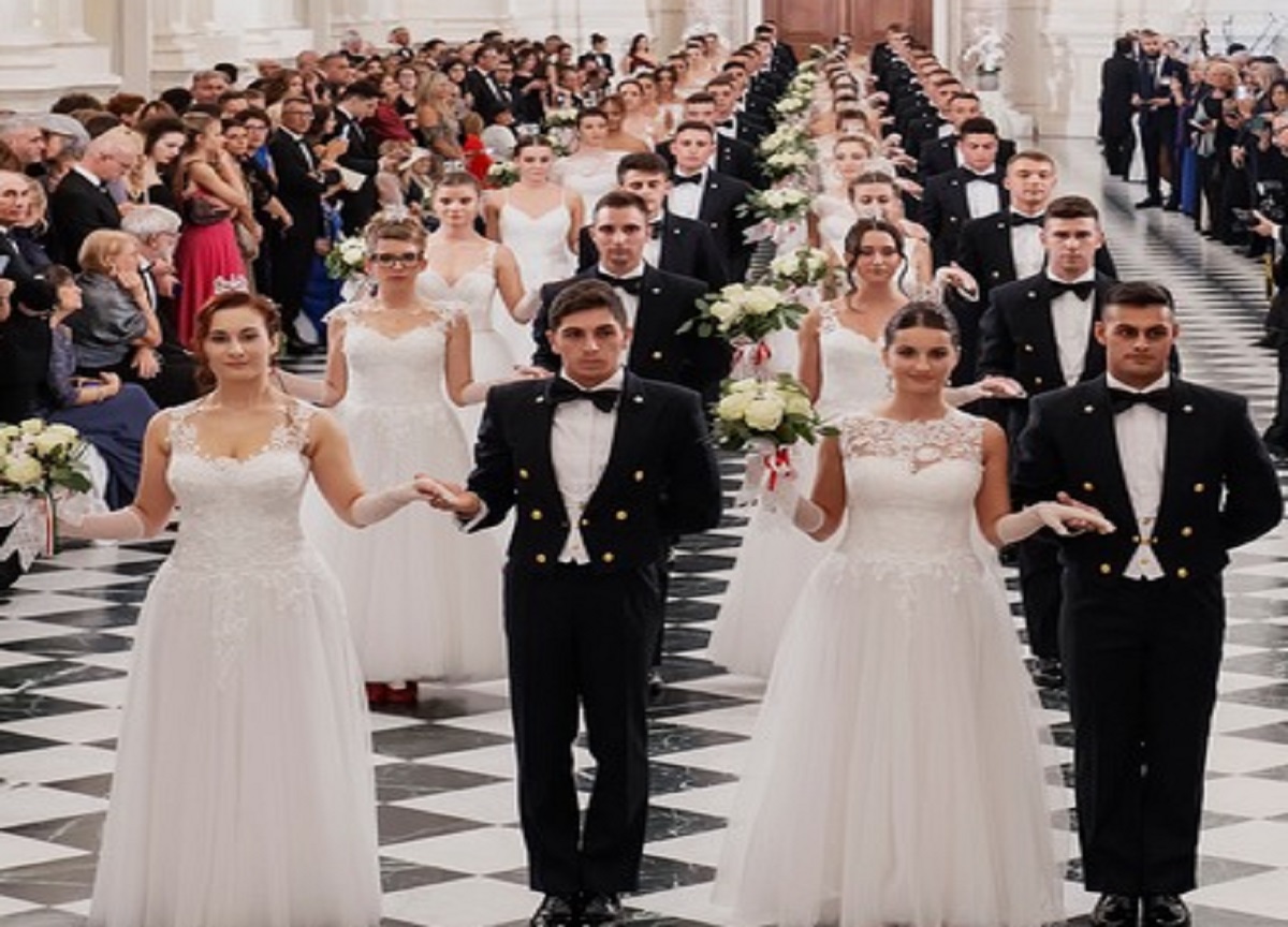 Pignatelli veste le debuttanti al Gran ballo della Venaria Reale Pignatelli veste le debuttanti al Gran ballo della Venaria Reale