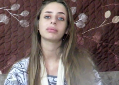 Spunta il video di Mia Shem, una delle ragazze ostaggio di Hamas
