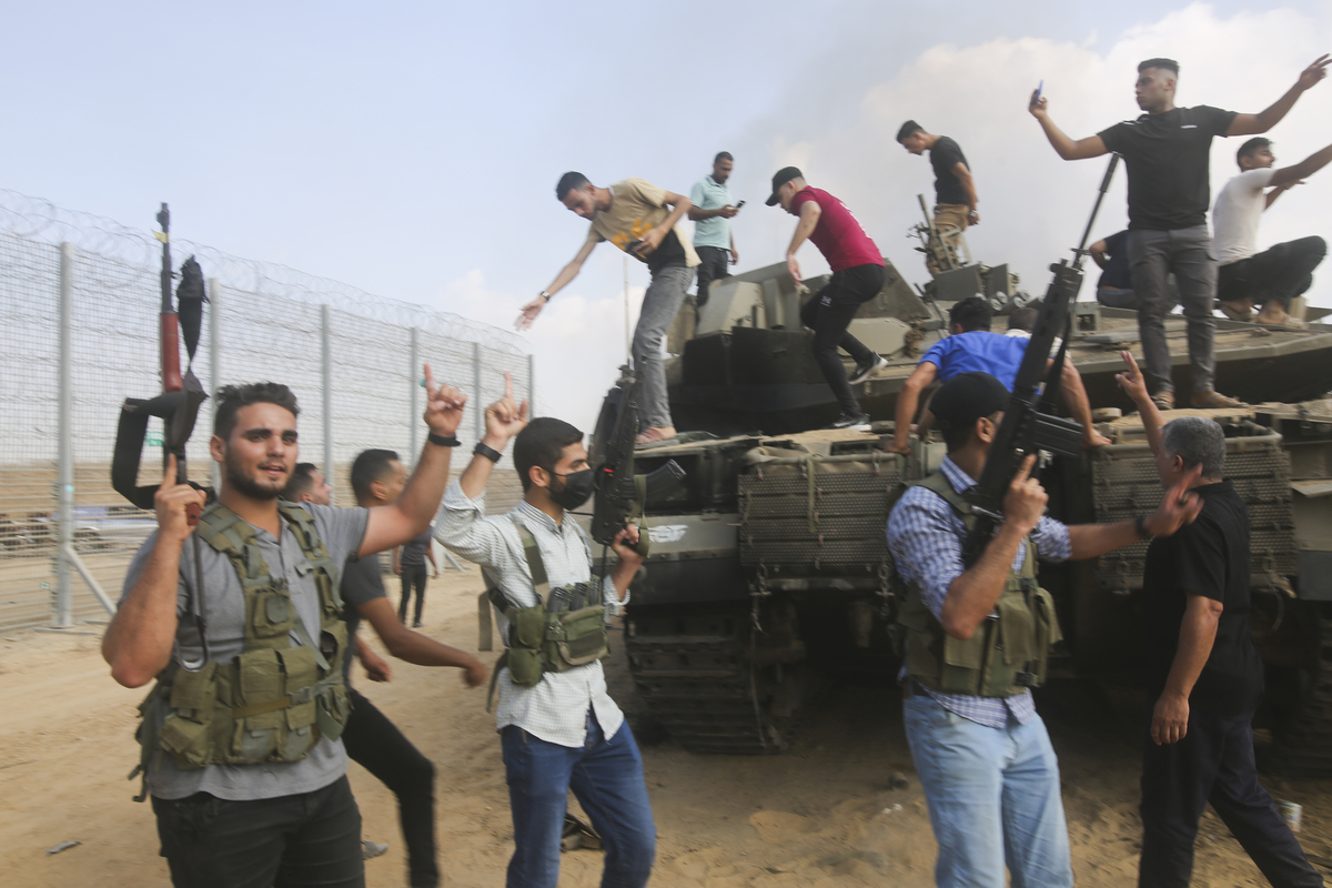 Conflitto Israele-Gaza, l’orrore della guerra e i nostri (penosi) talk show Conflitto Israele-Gaza, l’orrore della guerra e i nostri (penosi) talk show