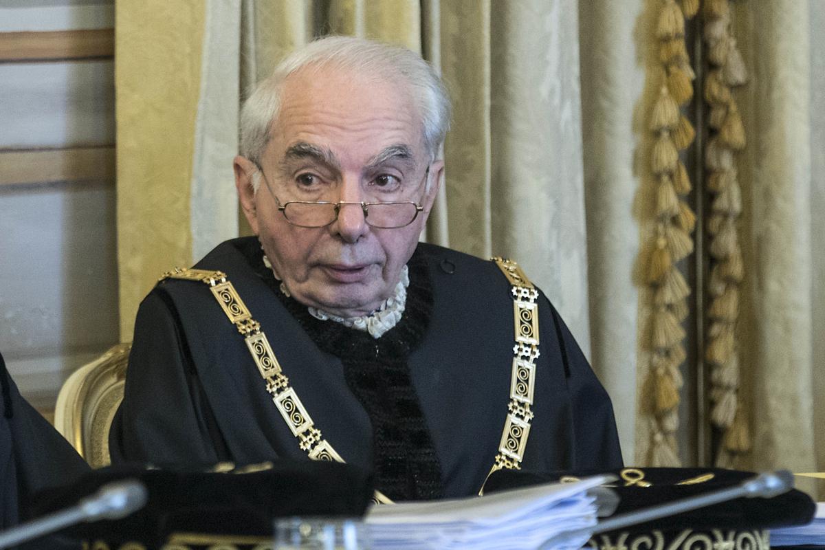 Amato, una nuova poltrona a 85 anni: “Guiderà la commissione algoritmi” Amato, una nuova poltrona a 85 anni: “Guiderà la commissione algoritmi”