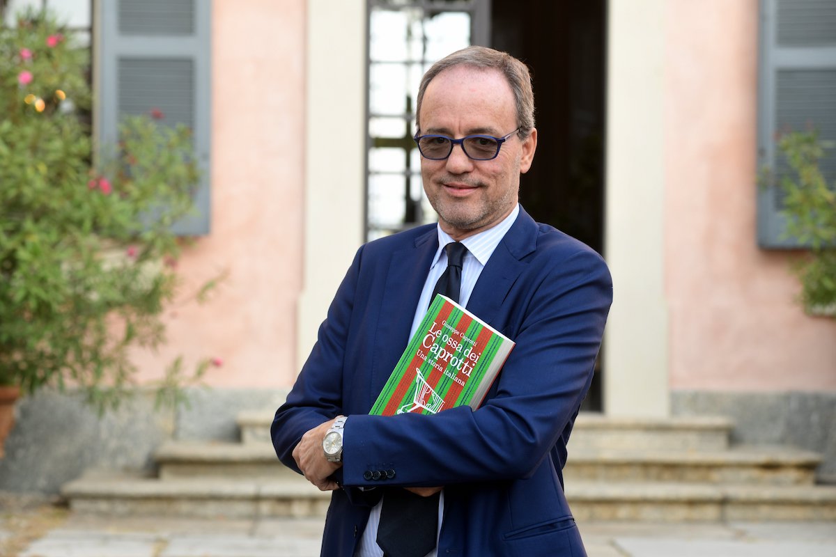 “Le ossa dei Caprotti”: il figlio rinnegato racconta la parabola di Esselunga “Le ossa dei Caprotti”: il figlio rinnegato racconta la parabola di Esselunga