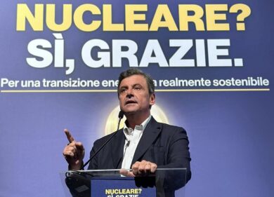 Nucleare, Calenda a Milano: “Parliamone, l’unica calamità è… Salvini”. VIDEO