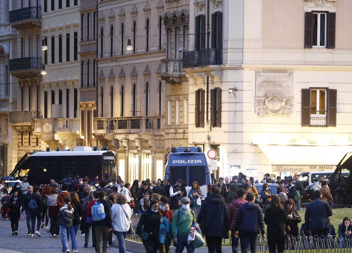 Roma esplode: 5 mln di persone e più di 1 mln solo nel Centro storico. I dati Roma esplode: 5 mln di persone e più di 1 mln solo nel Centro storico. I dati