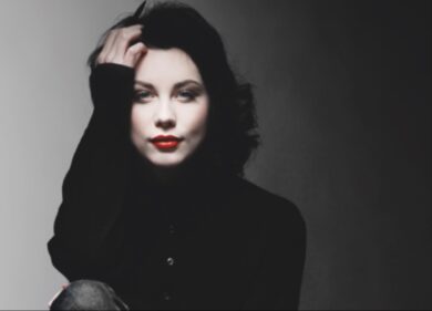 “Lontano dal mondo, al centro delle cose” di Francesca Lancini