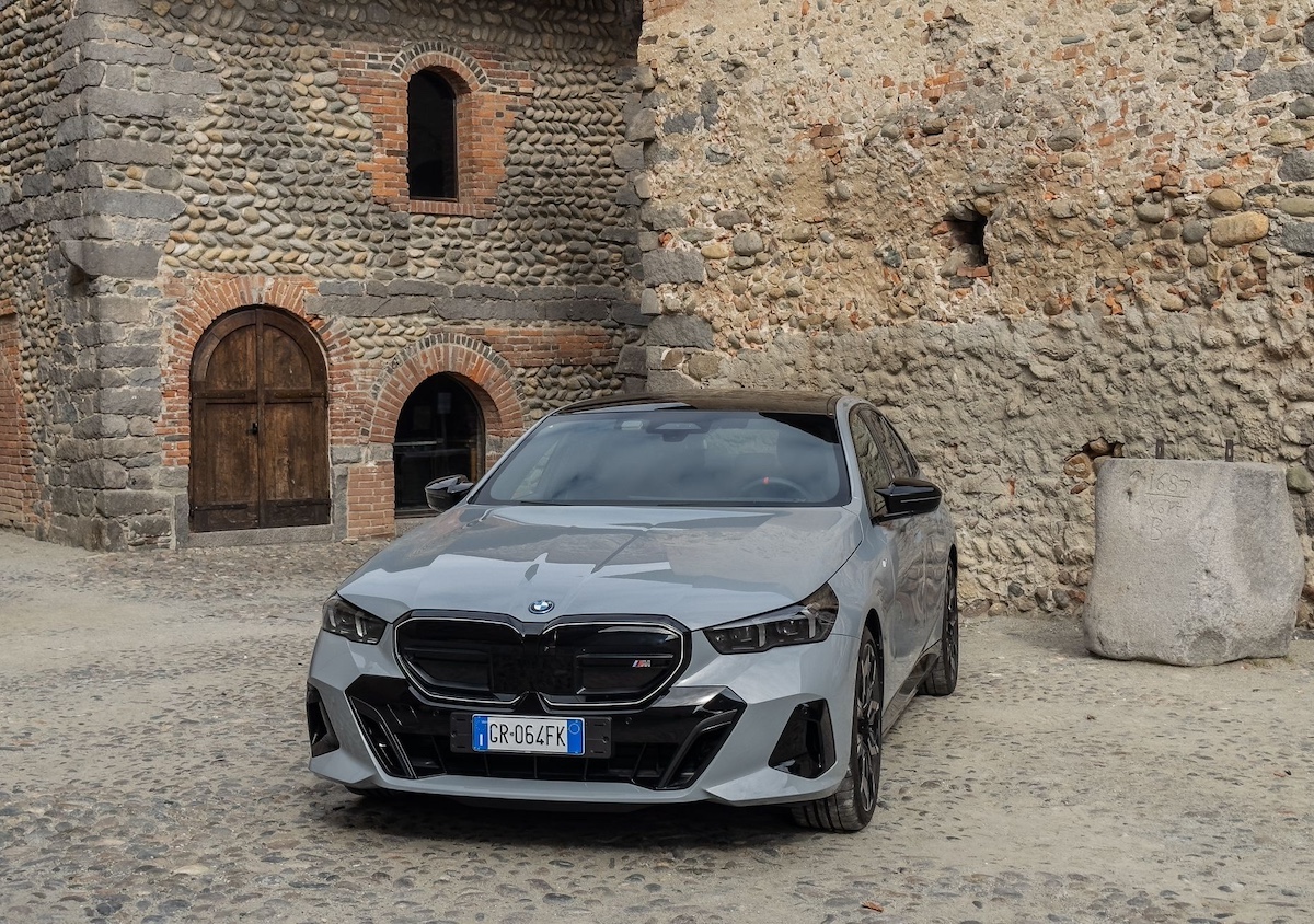 Bmw Serie 5 berlina, per la prima volta anche elettrica