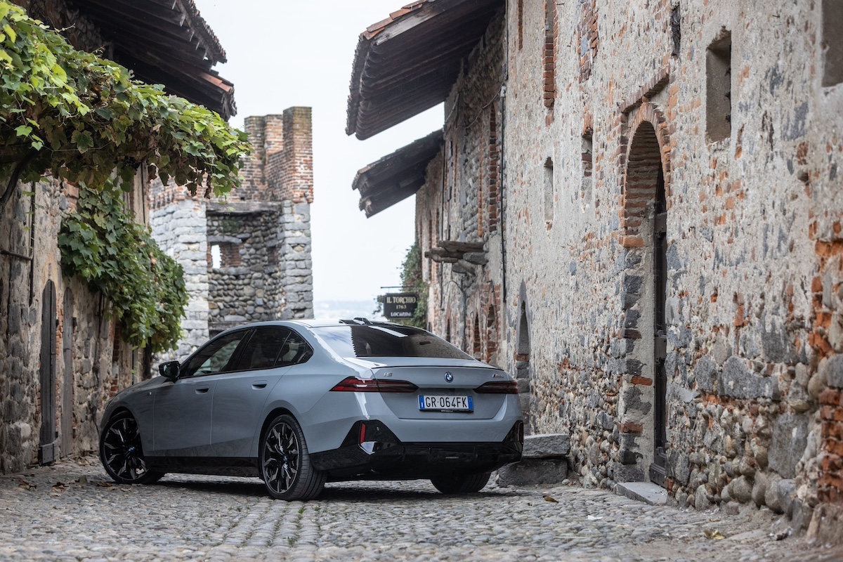 Bmw Serie 5 berlina, per la prima volta anche elettrica