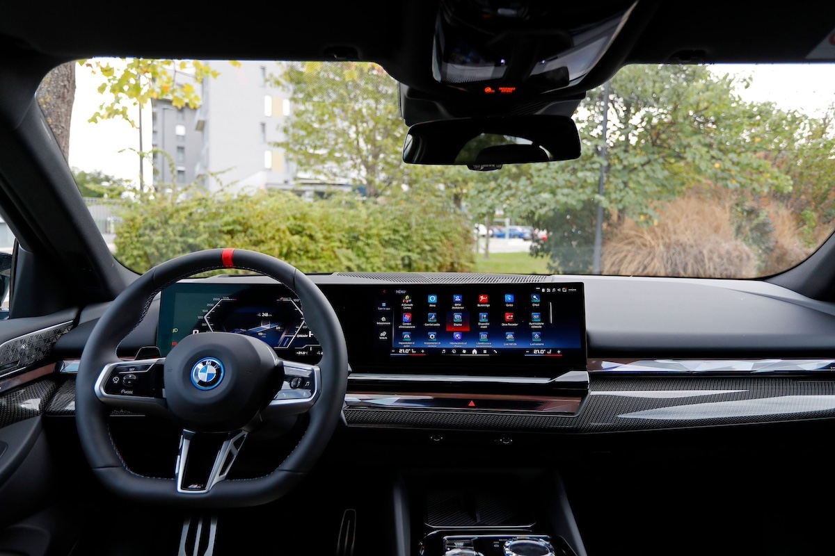 Bmw Serie 5 berlina, per la prima volta anche elettrica