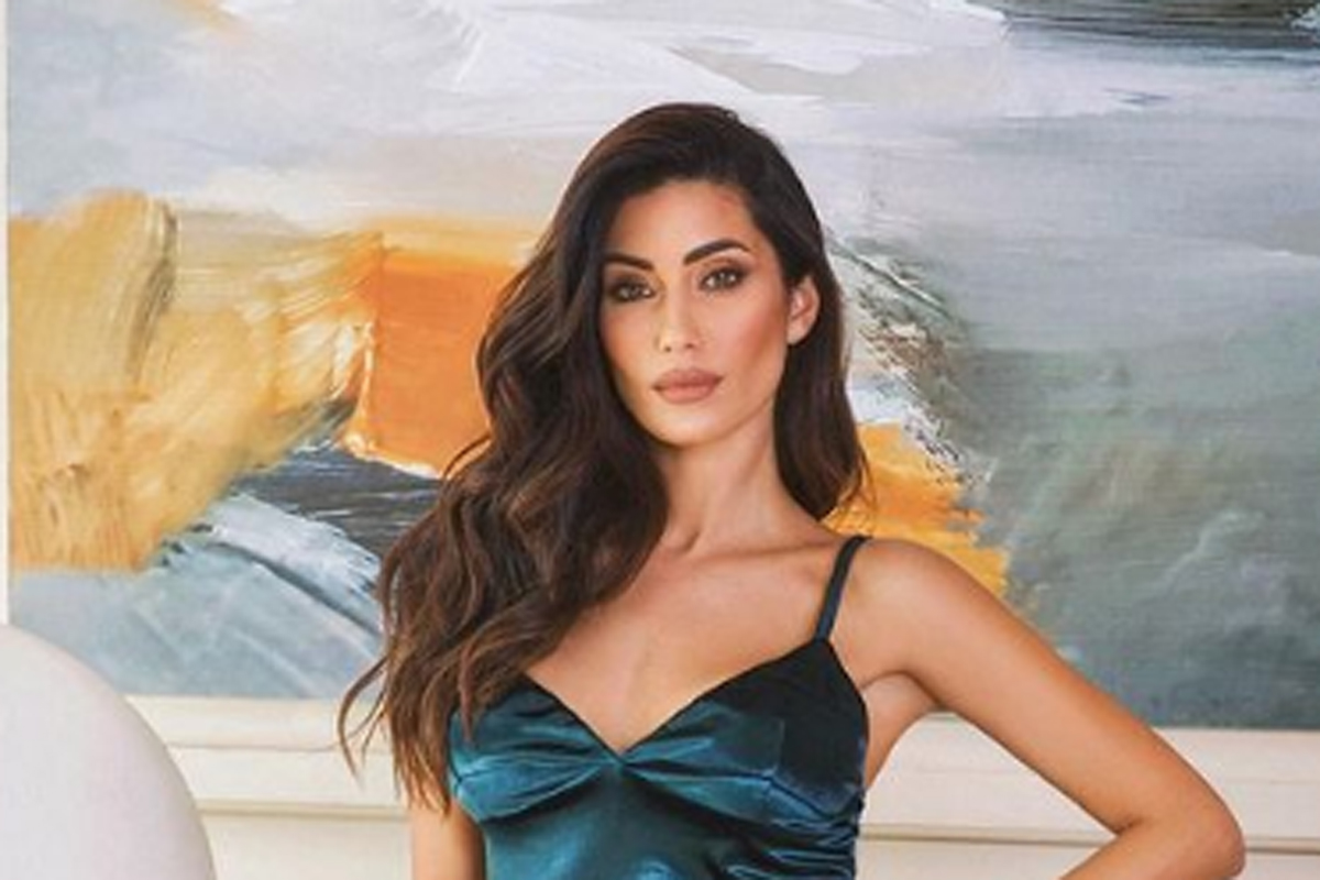 Federica Nargi lingerie, operazione.. sottoveste e slip, lady Matri fa sognare