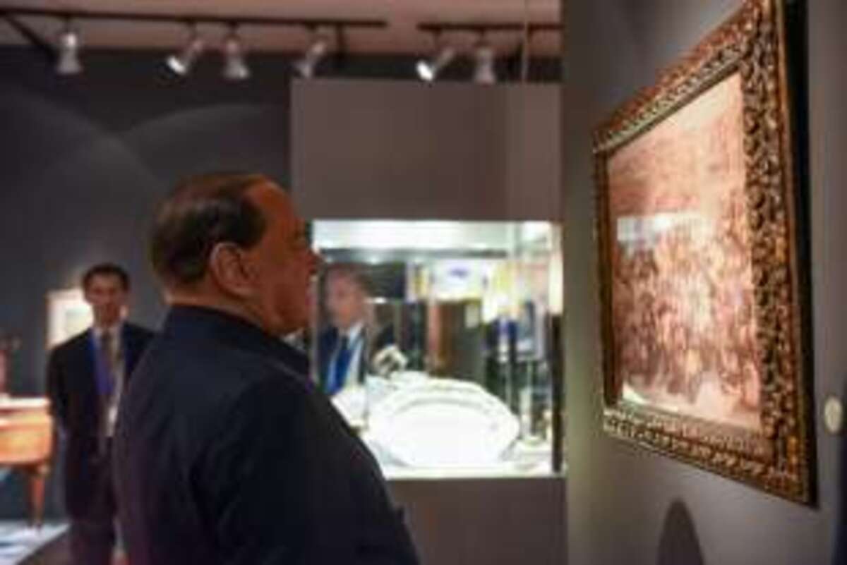 Quadri Berlusconi, “buoni per Cinecittà”. I figli: “Ma nessun grande falò”